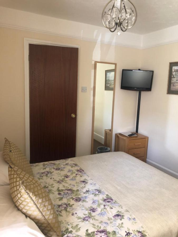 Auplands En-Suite Rooms Lymington Eksteriør billede