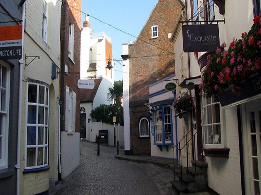 Auplands En-Suite Rooms Lymington Eksteriør billede